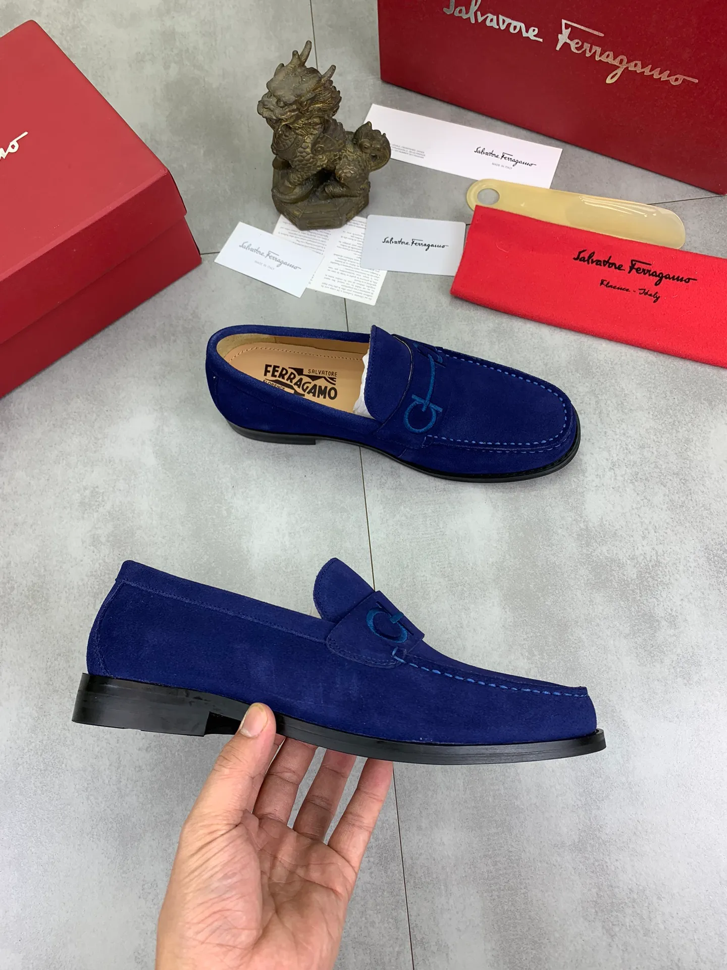 Men's Men's Shoes 💰P460💰[New Style] Water-dyed Niuli 🆘[Salvatore Ferragamo] Ferragamo's latest casual business leather shoes for men! Available at counters simultaneously! The fabric is made of specially imported original calfskin, the lining is made of imported water-dyed cowhide, and the original combination outsole is absolutely luxurious and leads the fashion trend. Matching code: 38-45; 5️⃣ colors available